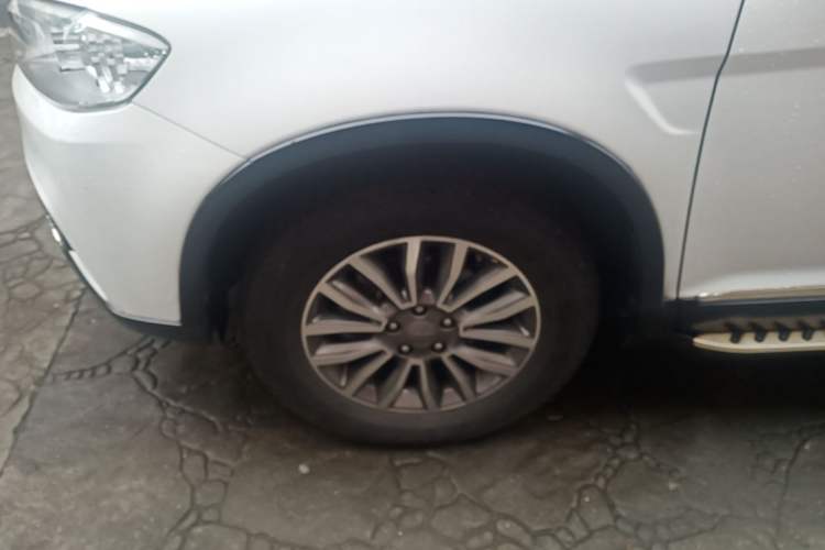 Used Haval H6 2017 Red-Label Sport Edition 1.5T Automatic Two-Wheel Drive Luxury Model Left Front Wheel Hub