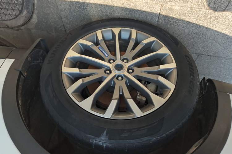 Used Haval H6 2017 Blue Label 2.0T Automatic Two-Wheel Drive Smart Edition Left Front Wheel Hub