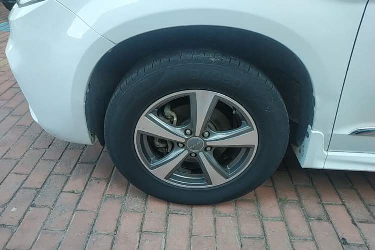 Used Haval H6 2017 Classic Edition 1.5T Automatic Two-Wheel Drive Urban Model Left Front Wheel Hub
