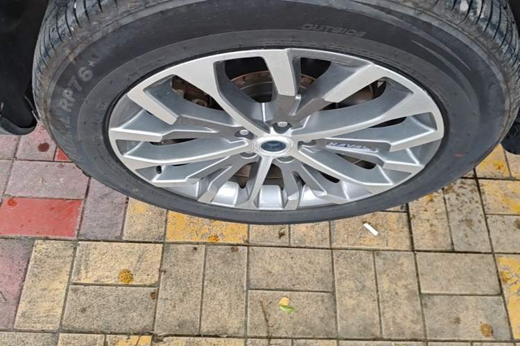 Used Haval H6 2017 Blue Label 1.5T Automatic Two-Wheel Drive ZhiShang Model Left Front Wheel Hub