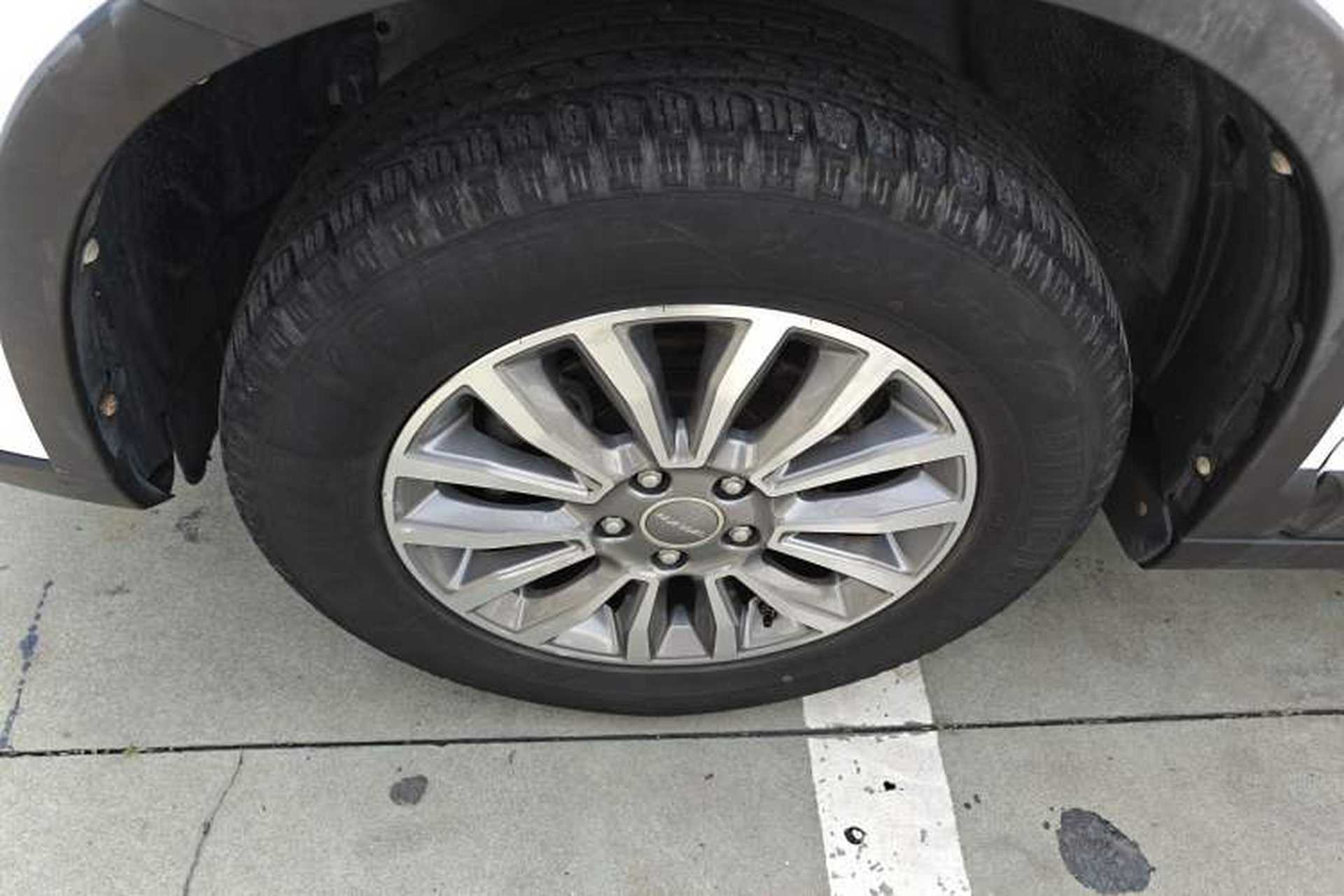 Used Haval H6 2017 Red-Label Sport Edition 1.5T Automatic Two-Wheel Drive Luxury Model Left Front Wheel Hub