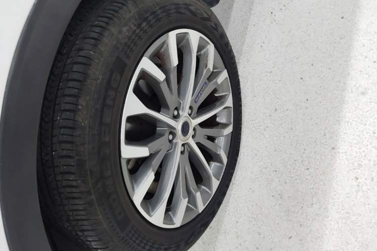 Used Haval H6 2017 Blue Label 2.0T Automatic Two-Wheel Drive Smart Edition Left Front Wheel Hub