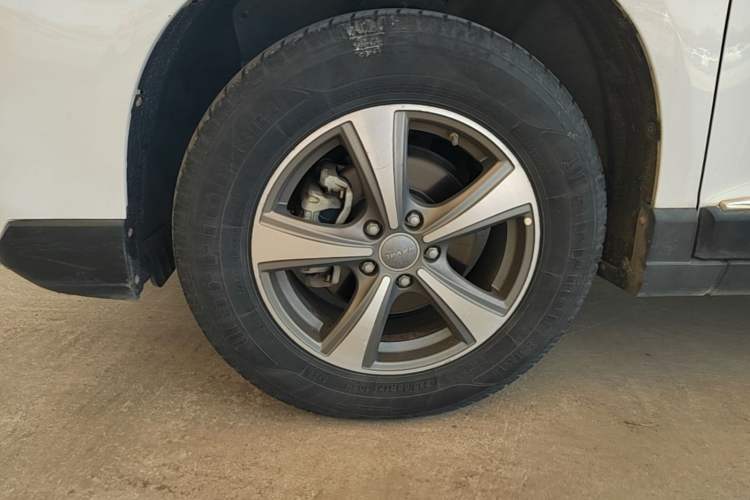 Used Haval H6 2017 Blue Label Sport Edition 1.5T Manual Two-Wheel Drive Elite Model Left Front Wheel Hub