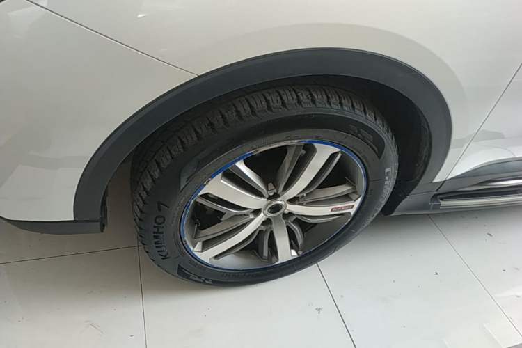 Used Haval H6 2017 Red Label 2.0T Automatic Two-Wheel Drive ZhiShang Model Left Front Wheel Hub