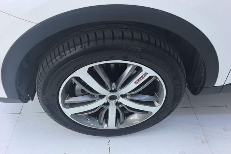 Used Haval H6 2017 Red Label 2.0T Automatic Two-Wheel Drive ZhiShang Model Left Front Wheel Hub