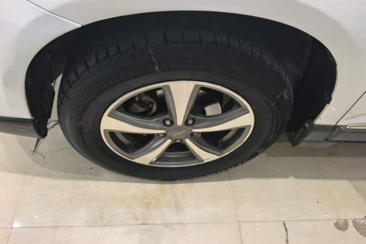 Used Haval H6 2017 Blue Label Sport Edition 1.5T Manual Two-Wheel Drive Elite Model Left Front Wheel Hub