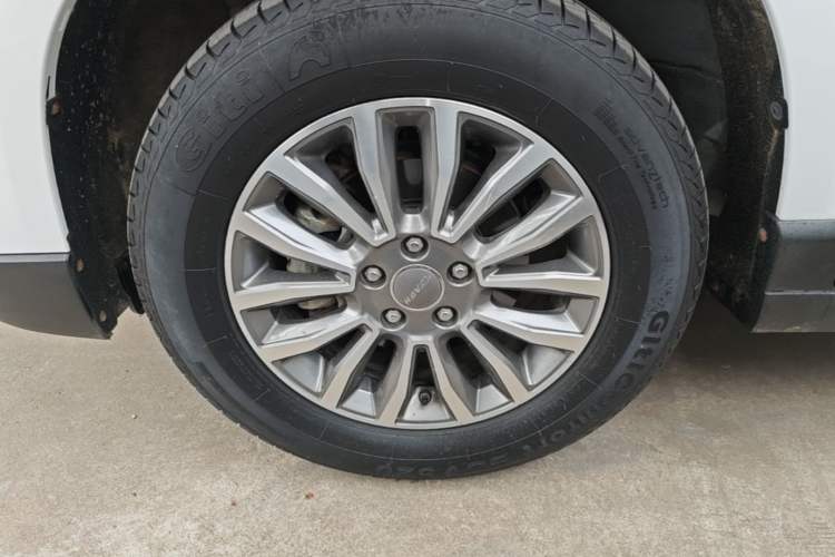 Used Haval H6 2017 Blue Label Sport Edition 1.5T Automatic Two-Wheel Drive Luxury Model Left Front Wheel Hub