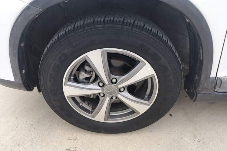 Used Haval H6 2017 Red-Label Sport Edition 1.5T Manual Two-Wheel Drive Elite Model Left Front Wheel Hub