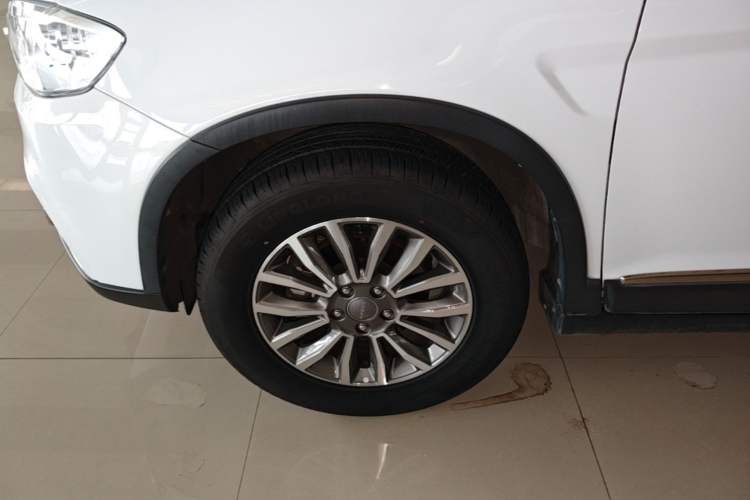 Used Haval H6 2017 Red-Label Sport Edition 1.5T Automatic Two-Wheel Drive Luxury Model Left Front Wheel Hub