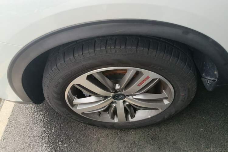 Used Haval H6 2017 Red Label 2.0T Automatic Two-Wheel Drive ZhiShang Model Left Front Wheel Hub