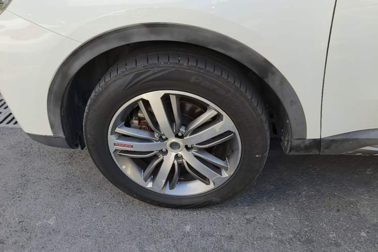 Used Haval H6 2017 Red Label 2.0T Automatic Two-Wheel Drive ZhiShang Model Left Front Wheel Hub