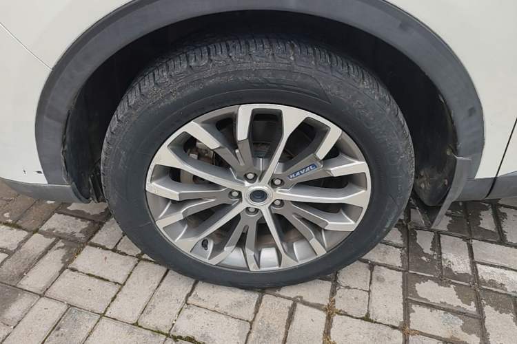 Used Haval H6 2017 Blue Label 1.5T Automatic Two-Wheel Drive ZhiShang Model Left Front Wheel Hub