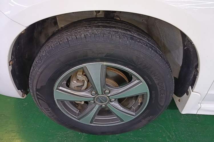 Used Haval H6 2017 Classic Edition 1.5T Manual Two-Wheel Drive Elite Model Left Front Wheel Hub