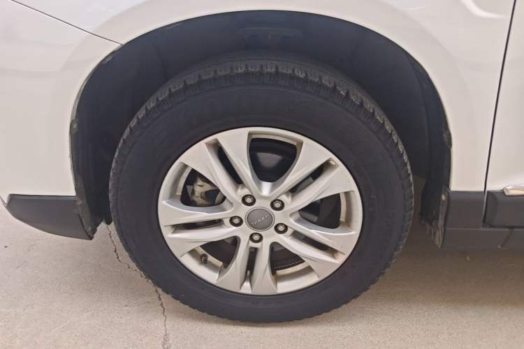 Used Haval H6 2017 Blue Label Sport Edition 1.5T Manual Two-Wheel Drive Elite Model Left Front Wheel Hub