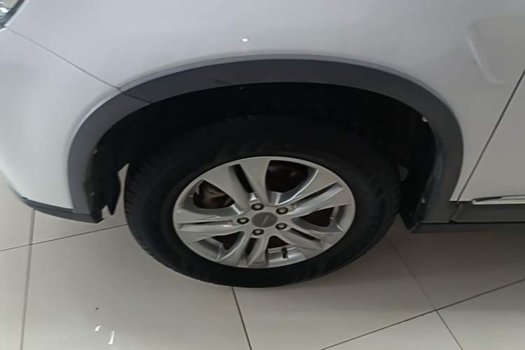 Used Haval H6 2017 Red-Label Sport Edition 1.5T Manual Two-Wheel Drive Elite Model Left Front Wheel Hub