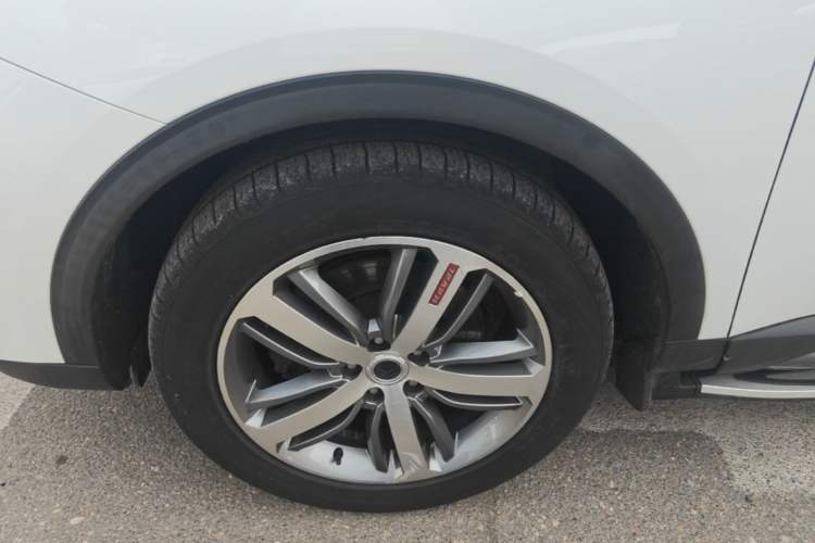 Used Haval H6 2017 Red Label 2.0T Automatic Two-Wheel Drive ZhiShang Model Left Front Wheel Hub