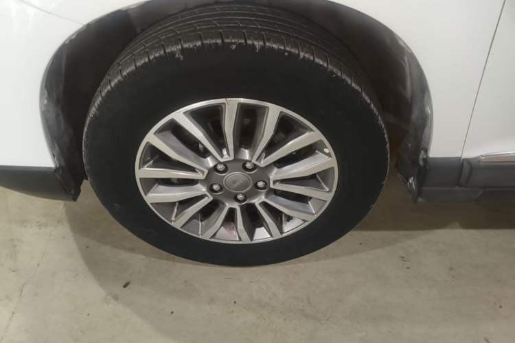 Used Haval H6 2017 Blue Label Sport Edition 1.5T Automatic Two-Wheel Drive Luxury Model Left Front Wheel Hub