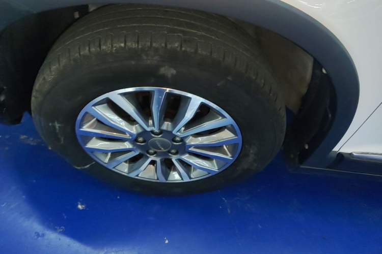 Used Haval H6 2017 Red-Label Sport Edition 1.5T Automatic Two-Wheel Drive Luxury Model Left Front Wheel Hub