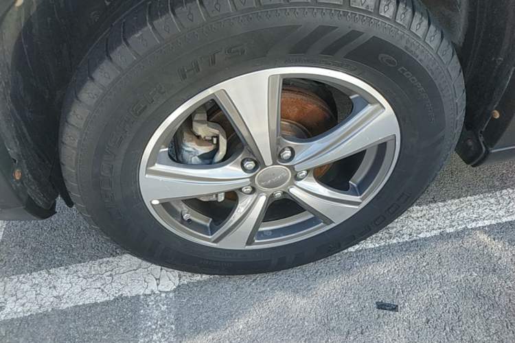 Used Haval H6 2017 Red-Label Sport Edition 1.5T Manual Two-Wheel Drive Elite Model Left Front Wheel Hub