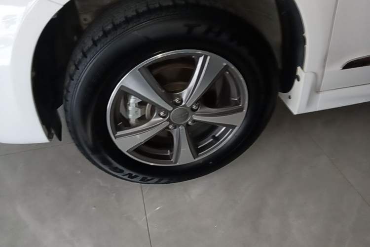 Used Haval H6 2017 Classic Edition 1.5T Manual Two-Wheel Drive Urban Model Left Front Wheel Hub