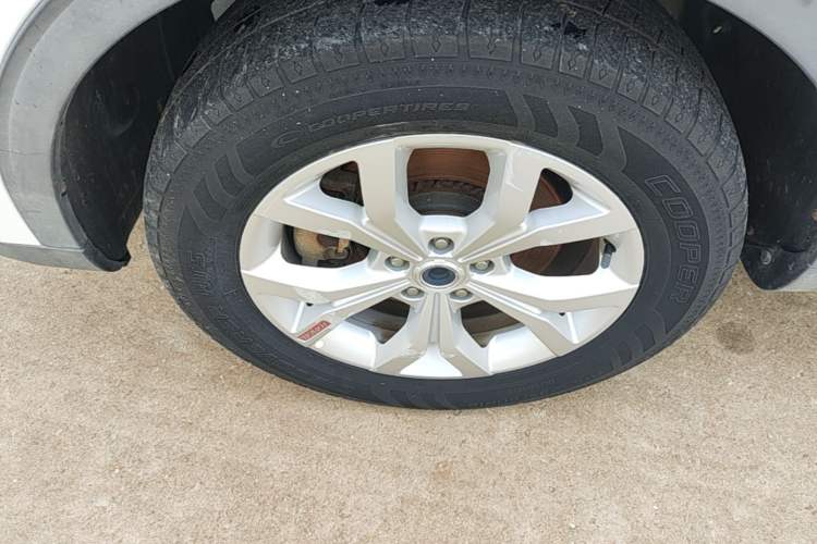 Used Haval H6 2017 Red-Label 1.3T Automatic Two-Wheel Drive Fashion Edition Left Front Wheel Hub