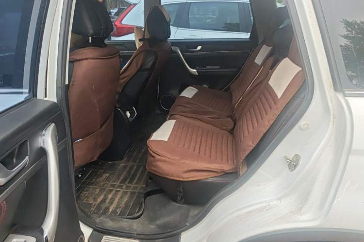 Used Haval H6 2017 Red-Label Sport Edition 1.5T Automatic Two-Wheel Drive Luxury Model Left Rear Seat