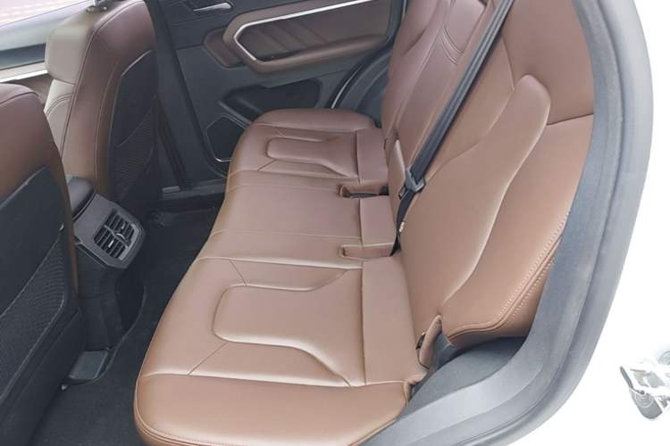 Used Haval H6 2017 Blue Label 2.0T Automatic Two-Wheel Drive Leading Model Left Rear Seat