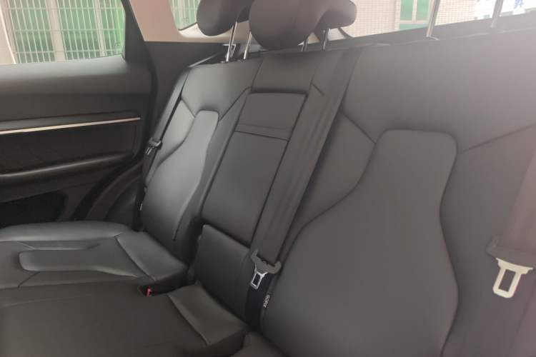 Used Haval H6 2017 Red Label 2.0T Automatic Two-Wheel Drive ZhiShang Model Left Rear Seat