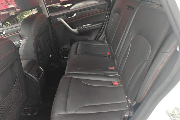 Used Haval H6 2017 Red-Label Sport Edition 1.5T Manual Two-Wheel Drive Elite Model Left Rear Seat