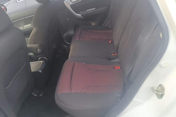 Used Haval H6 2017 Classic Edition 1.5T Manual Two-Wheel Drive Value Model Left Rear Seat