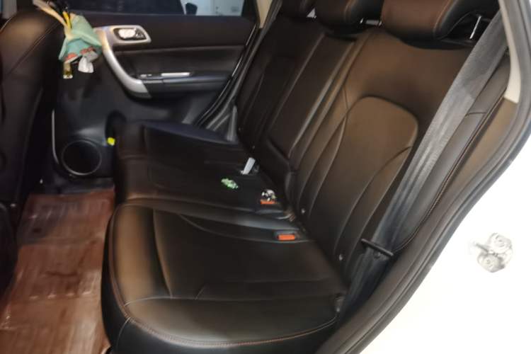 Used Haval H6 2017 Revised Blue-Label Sport Version 1.5T Automatic Two-Wheel Drive Luxury Trim Left Rear Seat