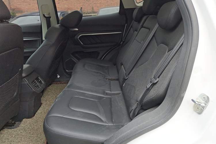 Used Haval H6 2017 Blue Label 2.0T Automatic Two-Wheel Drive Smart Edition Left Rear Seat