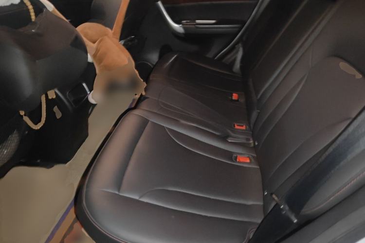 Used Haval H6 2017 Red-Label Sport Edition 1.5T Manual Two-Wheel Drive Elite Model Left Rear Seat
