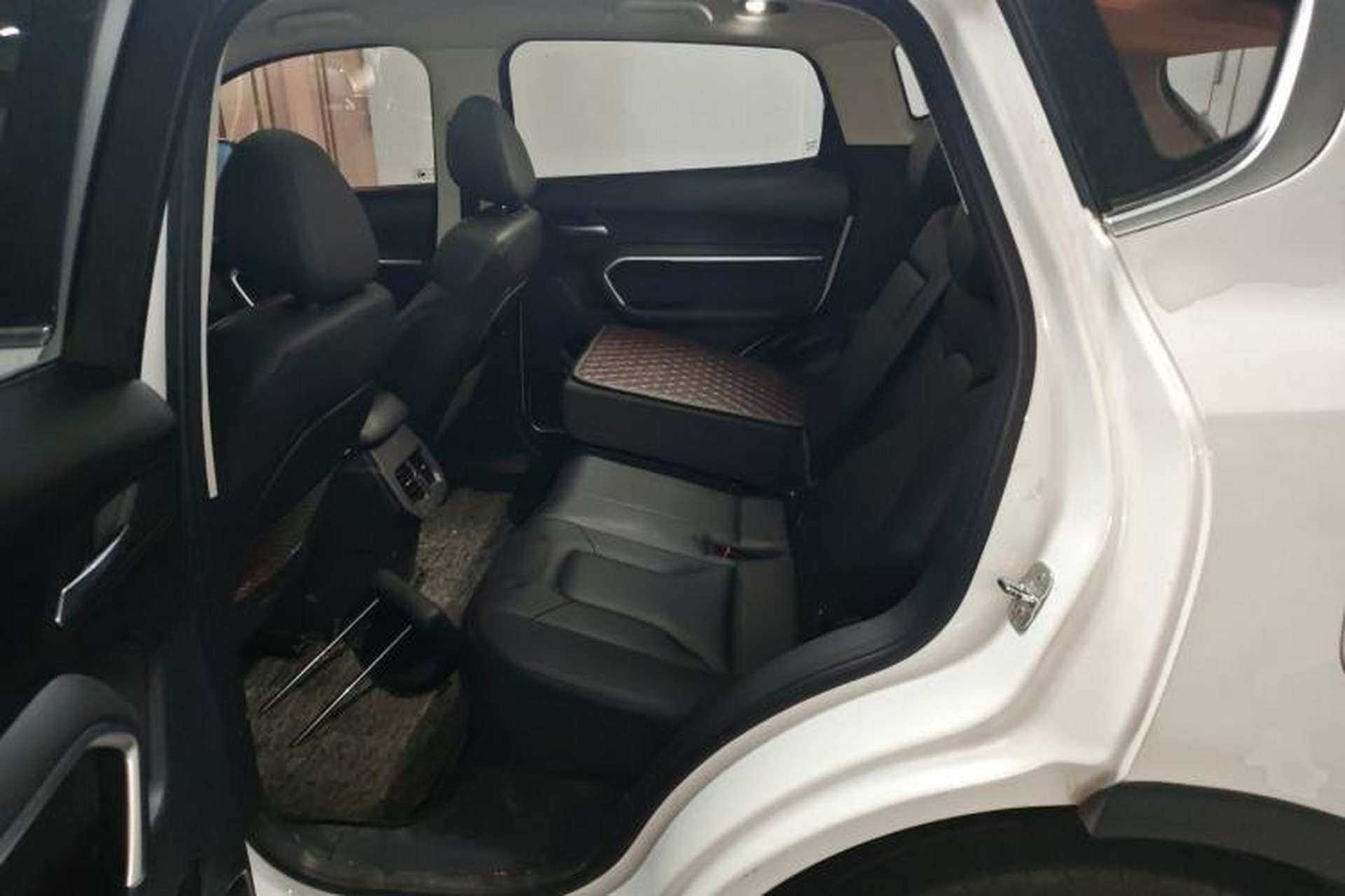 Used Haval H6 2017 Blue Label 1.5T Automatic Two-Wheel Drive ZhiShang Model Left Rear Seat