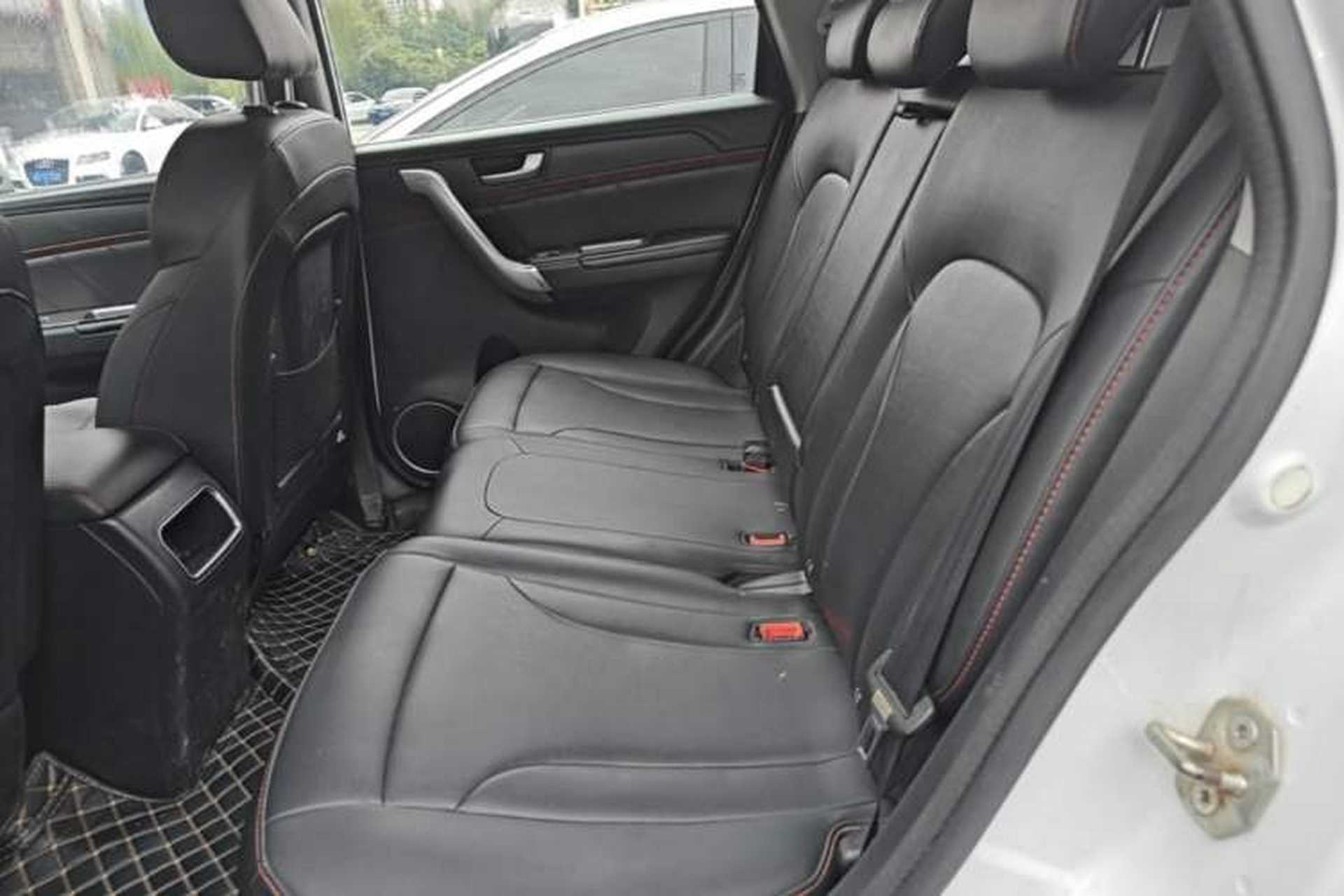 Used Haval H6 2017 Red-Label Sport Edition 1.5T Manual Two-Wheel Drive Elite Model Left Rear Seat