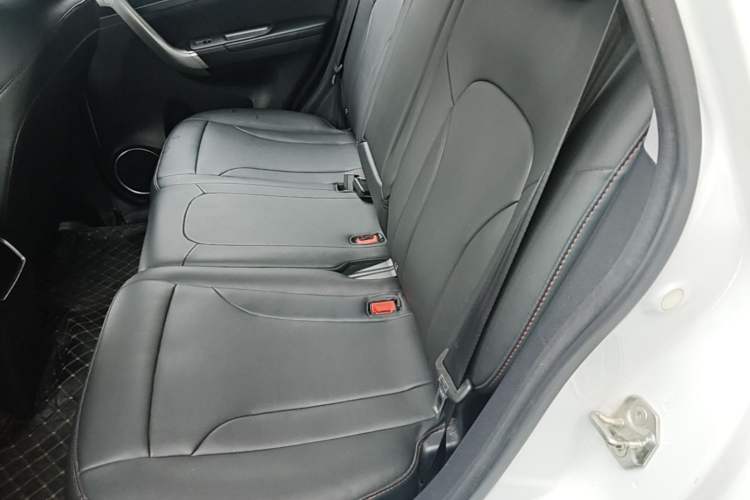 Used Haval H6 2017 Blue Label Sport Edition 1.5T Automatic Two-Wheel Drive Luxury Model Left Rear Seat