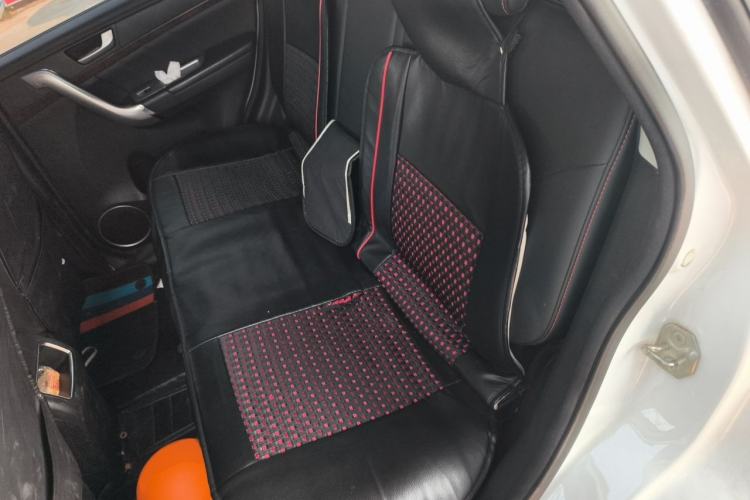 Used Haval H6 2017 Red-Label Sport Edition 1.5T Manual Two-Wheel Drive Elite Model Left Rear Seat