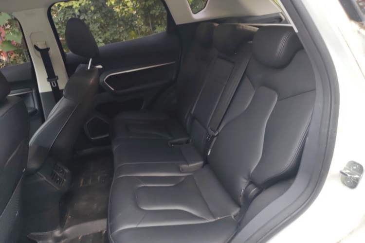 Used Haval H6 2017 Red Label 2.0T Automatic Two-Wheel Drive ZhiShang Model Left Rear Seat
