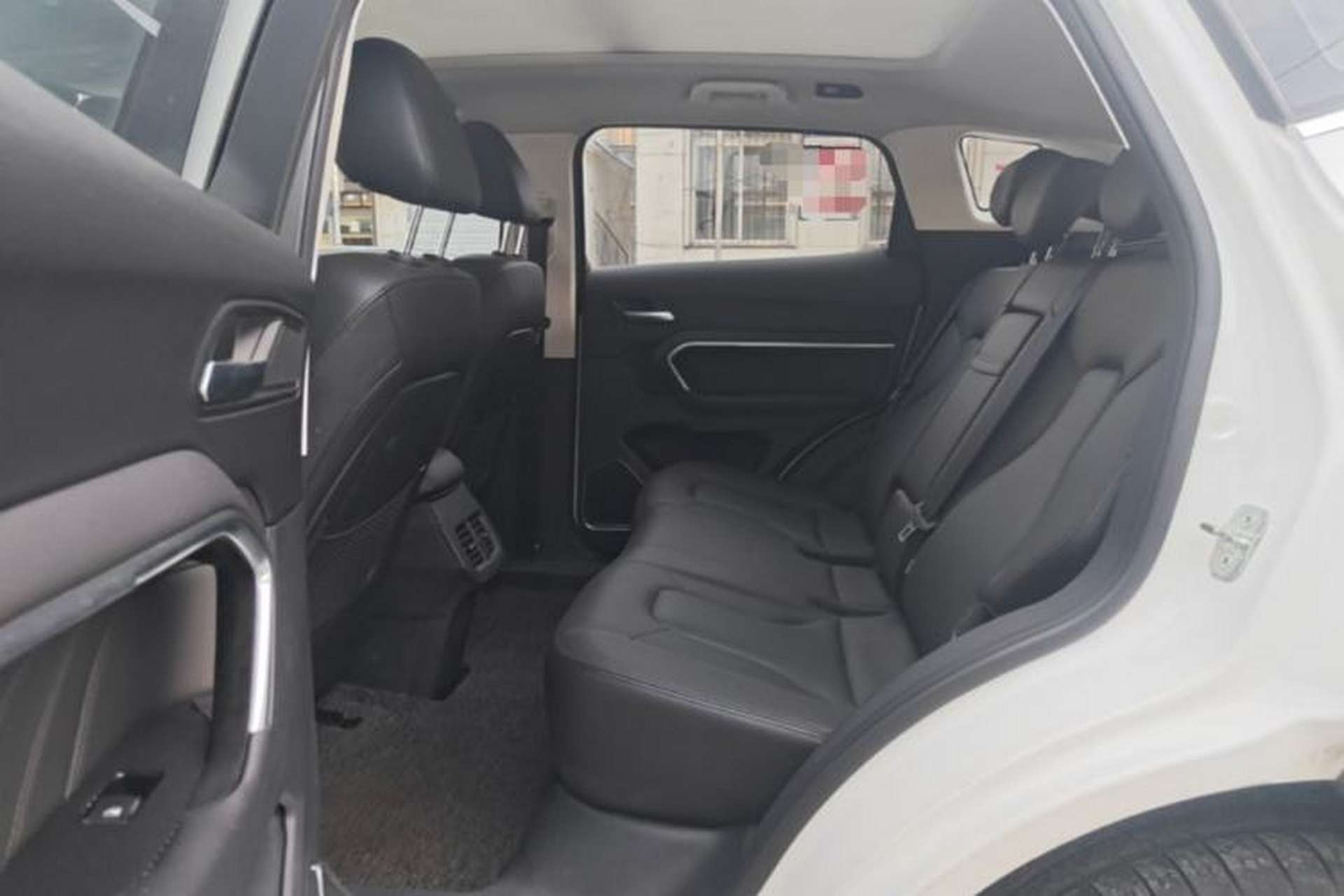 Used Haval H6 2017 Red Label 2.0T Automatic Two-Wheel Drive ZhiShang Model Left Rear Seat