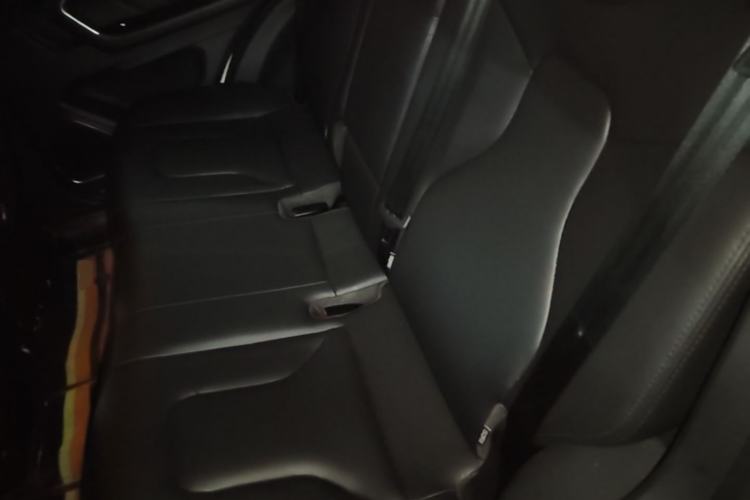 Used Haval H6 2017 Red Label 2.0T Automatic Two-Wheel Drive ZhiShang Model Left Rear Seat