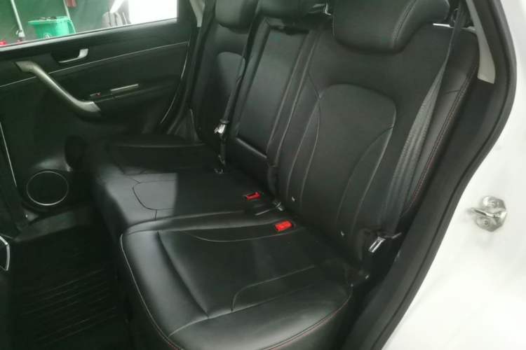 Used Haval H6 2017 Red-Label Sport Edition 1.5T Automatic Two-Wheel Drive Luxury Model Left Rear Seat