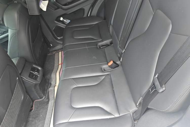Used Haval H6 2017 Red-Label 1.5T Automatic Two-Wheel Drive Smart Edition Left Rear Seat