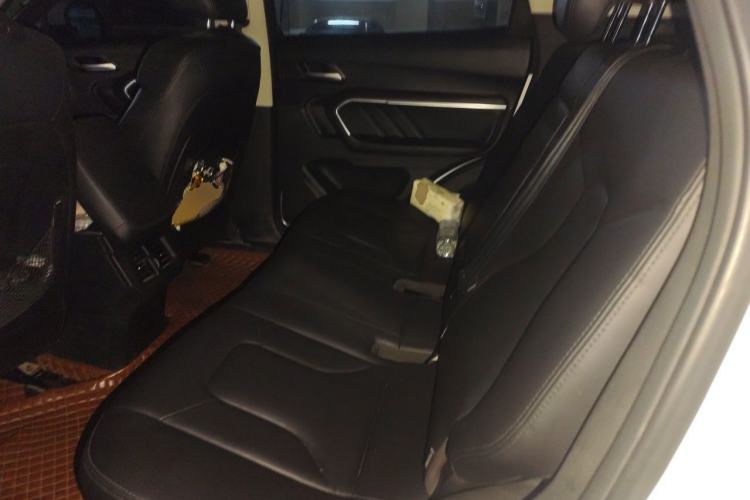 Used Haval H6 2017 Red Label 2.0T Automatic Two-Wheel Drive ZhiShang Model Left Rear Seat