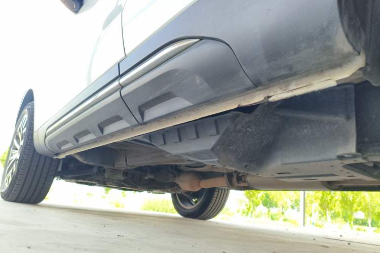 Used Haval H6 2017 Blue Label 1.5T Automatic Two-Wheel Drive ZhiShang Model Left Side Sill