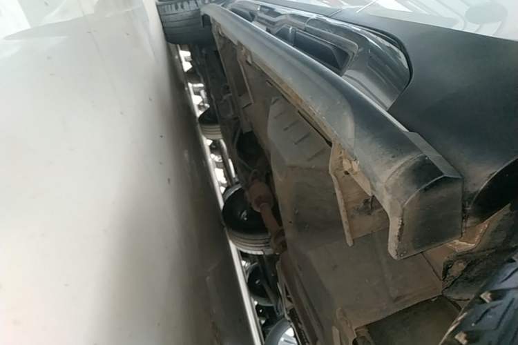 Used Haval H6 2017 Red Label 2.0T Automatic Two-Wheel Drive ZhiShang Model Left Side Sill