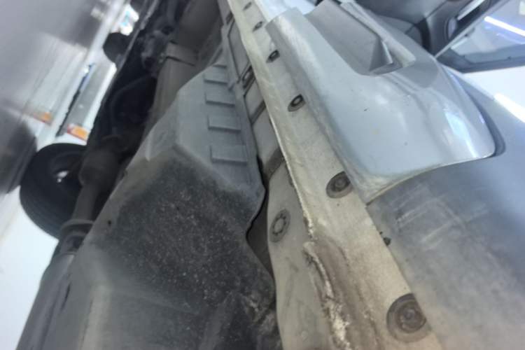 Used Haval H6 2017 Red Label 2.0T Automatic Two-Wheel Drive ZhiShang Model Left Side Sill