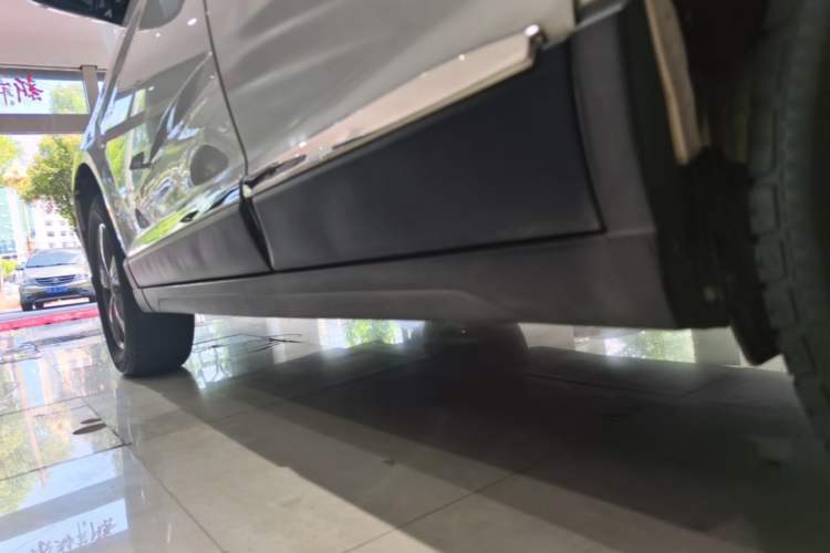 Used Haval H6 2017 Blue Label Sport Edition 1.5T Manual Two-Wheel Drive Elite Model Left Side Sill