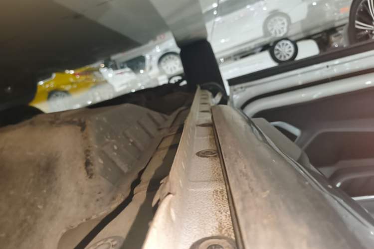 Used Haval H6 2017 Red Label 2.0T Automatic Two-Wheel Drive ZhiShang Model Left Side Sill