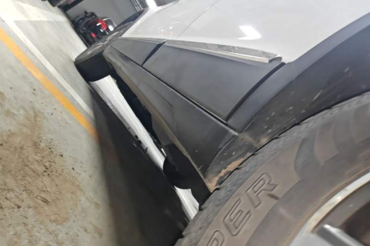 Used Haval H6 2017 Red-Label Sport Edition 1.5T Manual Two-Wheel Drive Elite Model Left Side Sill