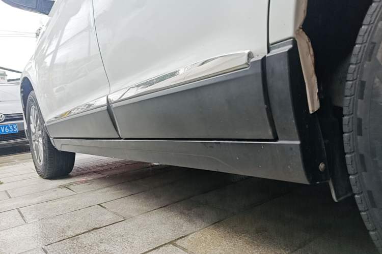 Used Haval H6 2017 Blue Label Sport Edition 1.5T Automatic Two-Wheel Drive Luxury Model Left Side Sill